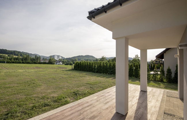Spacious Villa in Cisownica With Terrace - Photo 14