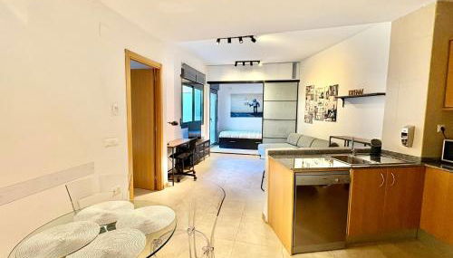 Urban Manesa city center apartment with private patio - Foto 3