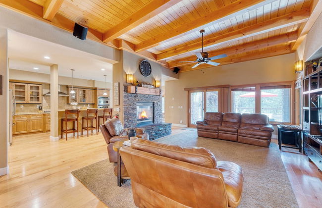 Luxe All-season Retreat by Avantstay Prime Location, Near Skiing - Foto 73