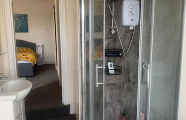 Apartment, Stylish 2 bed Riverside House, 2 Kingsize beds, Free Parking - Foto 37