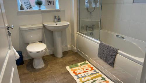 Fleetwood - 3 bedroom apartment, fab 4 contractors - Foto 5, Shower