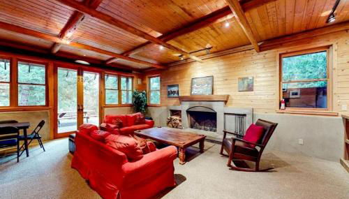 Immaculate Cabin Rental with a Hot Tub next to Lake Pend Oreille in Bonner County, Idaho - Foto 3