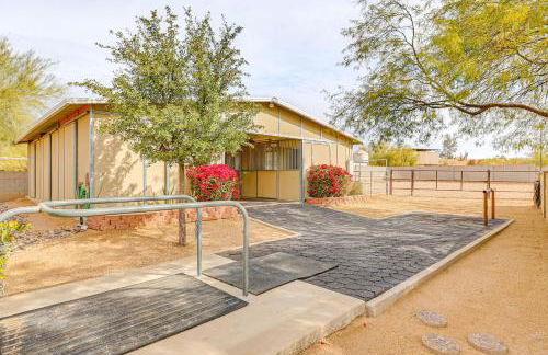Horsey Hideaway Ranch House in Cave Creek! - Photo 36