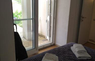 Cozy Jelsa apartment in the shade of the pines. - Foto 11