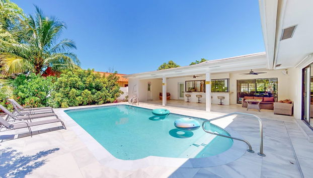 Villa Shapira 6BR Luxurious Designer Home With Heated Pool - Foto 2, Habitación