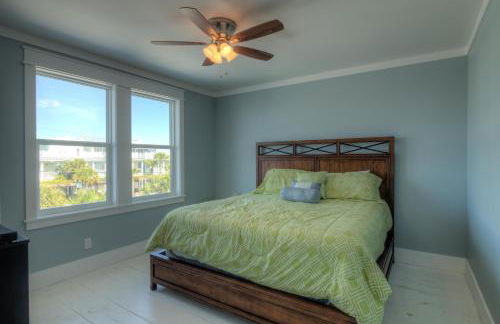 Making Waves - Huge Heated Beachfront Pool & Hot Tub! Best In Pcb! - Foto 18