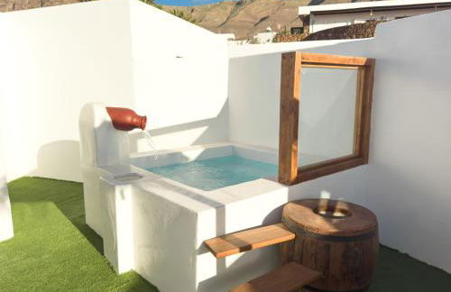 Bungalow Ahul Famara con pequeña piscina - Foto 2