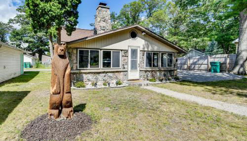 Steps to Houghton Lake Cabin with Fire Pit! - Photo 3