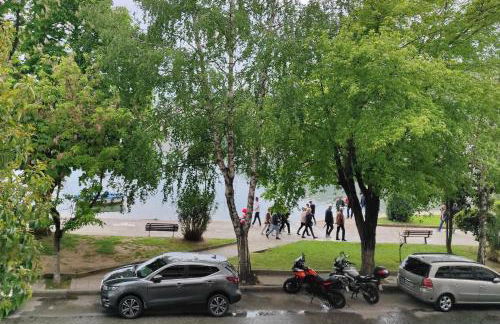 Kasoni Home , Απόλυτα κεντρικό διαμέρισμα μπροστά στη λίμνη - Foto 36