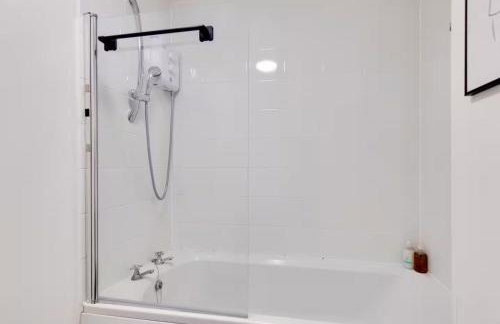 Pass the Keys Ground Floor Apartment with Free Parking - Foto 40