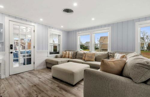 Steps to the Beach Cozy Central AC - Foto 7