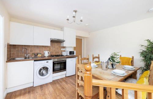 JOIVY Greenknowes Cottage with Hot Tub & Fireplace - Photo 10