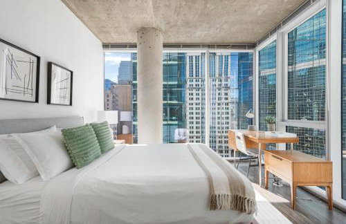 Linea Luxury Living with Indoor Pool and Rooftop Views in The Loop - Photo 41