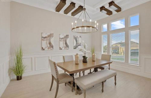 Newly Built Stylish Retreat with Designer Kitchen - Near Park & Beach - Foto 2