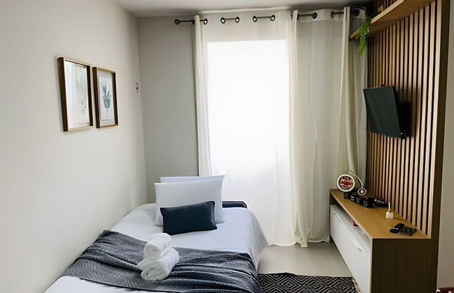 APTO prox Ponte amizade 5 pessoas com AC - Foto 3