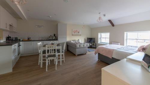 Hereford City Centre - Apartment 9, Isabella House - Modern Apartment In The Heart of The City - Sleeps 4 Guests - Hosted by RENTMYHOUSE - Foto 1