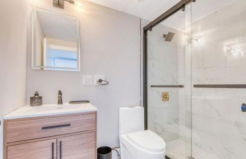 Pent House on Bruckner New Luxe 2BR 2BA King Bed Fast Wi-Fi 15 Mins to Times Square - Foto 16