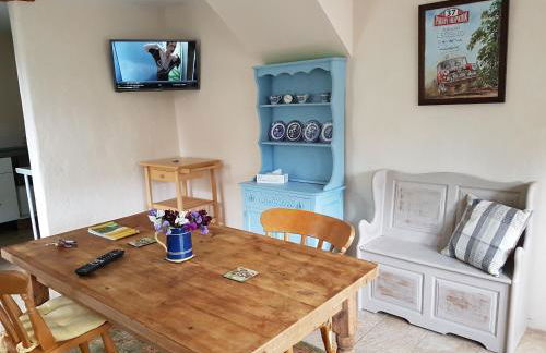 Cottage - Sleeps 4 - Pets Ok - Garden - Parking - Foto 6