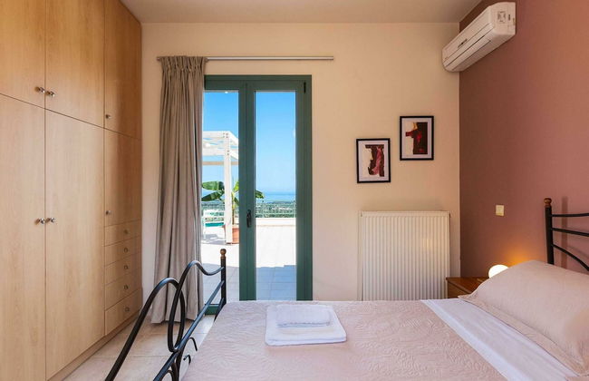 Secluded Villa w Private Pool, Children Play Area, Pool Table, BBQ & Sea Views - Foto 8