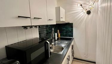 Au ColbVert - La Catho' - Vauban - Métro - Netflix - Wifi - Foto 4, stove, minibar