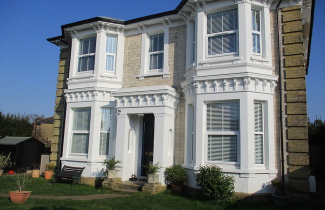 3 Bed Flat - Sleeps 5 - Garden - Parking - Wifi - Foto 1