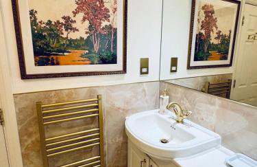 A Penthouse by Tower Bridge - Photo 18