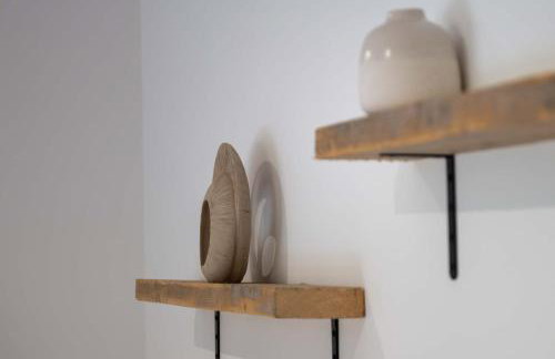 LANGLEY HOUSE Free Parking central LOCATION 5 bed all double with smart TV 3 BATHROOMS Loved by TRADES teams ideal for LONG STAYS contact langley cottages and apartments - Foto 27