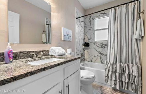 Riverside Craftsman with 3 beds and 3 baths, Pet friendly, Great neighborhood - Foto 3