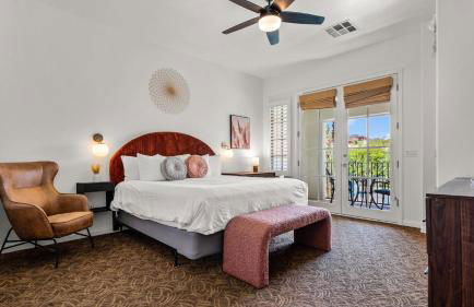 LV020 Upgraded LV Studio with a Private Balcony - Photo 5