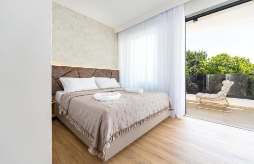 Villa Mirakul, new modern villa with swimming pool, close to the beach, children playroom, quiet area- by TRAVELER tourist agency Krk - ID 2680 - Foto 30