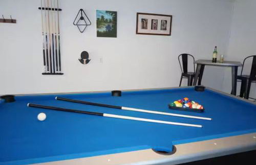 Chic Country Home in the Woods with Hot Tub - Foto 49