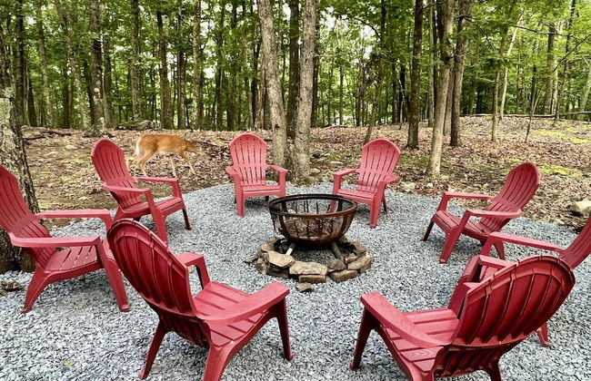 4BD Family Cottage in Pocono Forest W Private Pool & Hot-tub by RedAwning - Foto 34