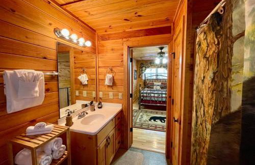 Cabin 2 bed close to Helen hot tub #15 - Foto 27