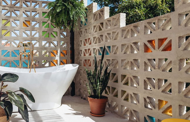 MOOD HAUS by DW - 70's Retro Stays - Photo 31