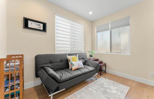 Spacious Mountain View 4 Bedroom Modern Home - Foto 24