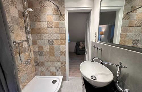 Sky & Sand Homes Wattläufer I Nordsee-Auszeit im Reetdachanwesen mit Parkgarten - Photo 21