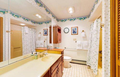 Lakefront Haven - Photo 17