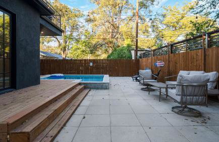 Stylish Home with Firepit Balcony Steps from Austin’s Best Near Rainey St Lady Bird Lake Downtown The Ashlee by AvantStay - Foto 32