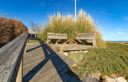 Bay Estate Luxe Waterfront Home w/ Private Pier, Main+guest House, Bay Views - Foto 88