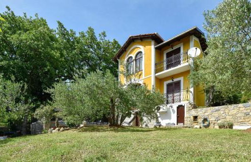 Cozy Home In Srinjine - Photo 13