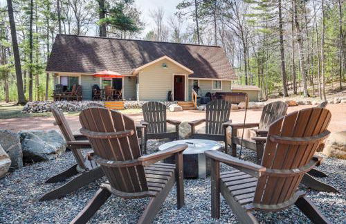 Northwood Tours Escape Hot Tub and Lake Access! - Foto 24