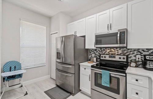 Newly Remodeled 4BD/4BA Townhouse-Regal Palms Resort Near Disney - Foto 6