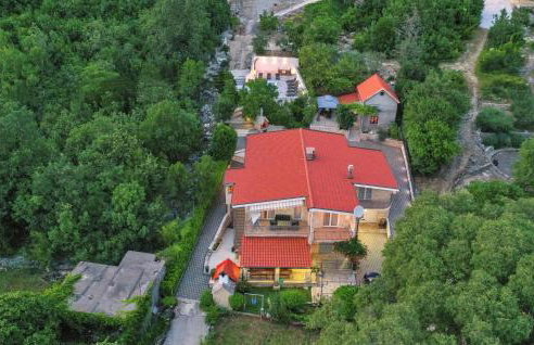 Amazing Home In Vrgorac With Wifi - Photo 18