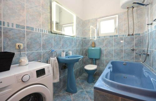 Holiday house with a swimming pool Pozorac, Trogir - 15565 - Foto 13