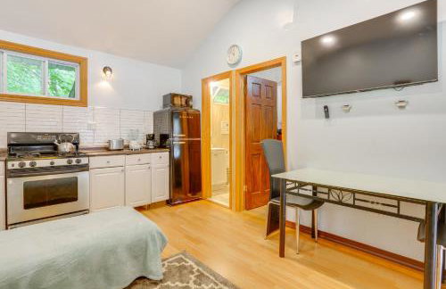 6 Mi to Bethel Woods Cabin with Pool Access - Foto 4