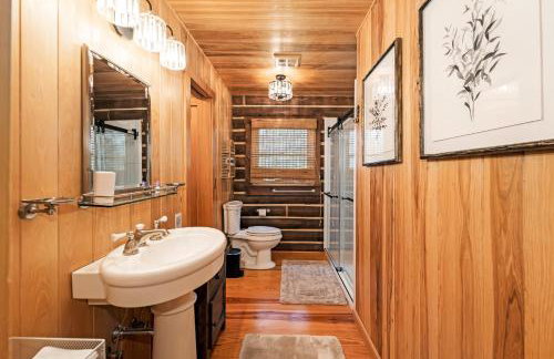 3BR Luxury Log Cabin Near Franklin - Foto 30