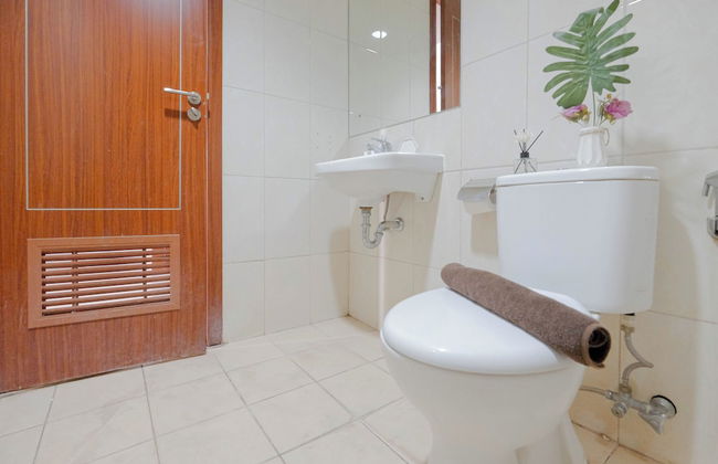 Cozy Living 2Br Apartment At Vittoria Residence - Photo 13