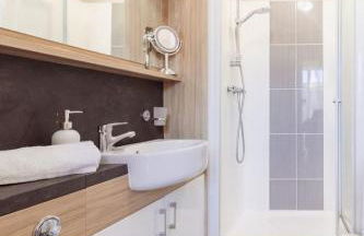 The Lodge - Dog-Friendly Sea View Lodge - Pool available for Long Stays - Foto 17