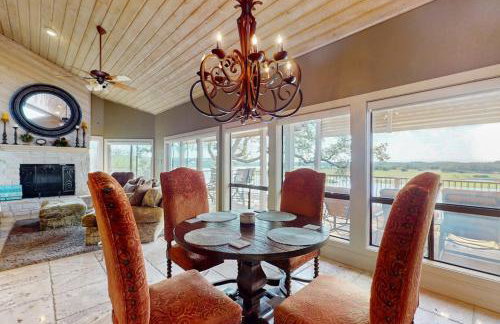 Refined Panoramic Paradise on Lake Travis with Boat Launch and Tesla Charger - Foto 10