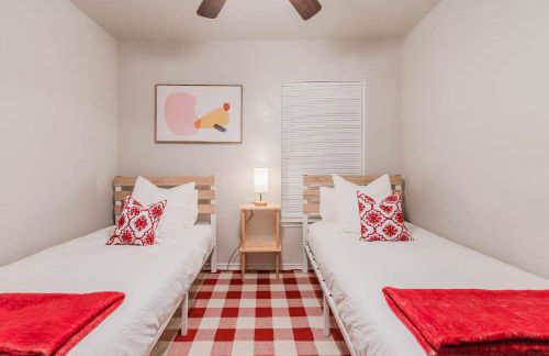 3Bedroom 2Bathroom close to historic downtown fast wifi - Foto 12